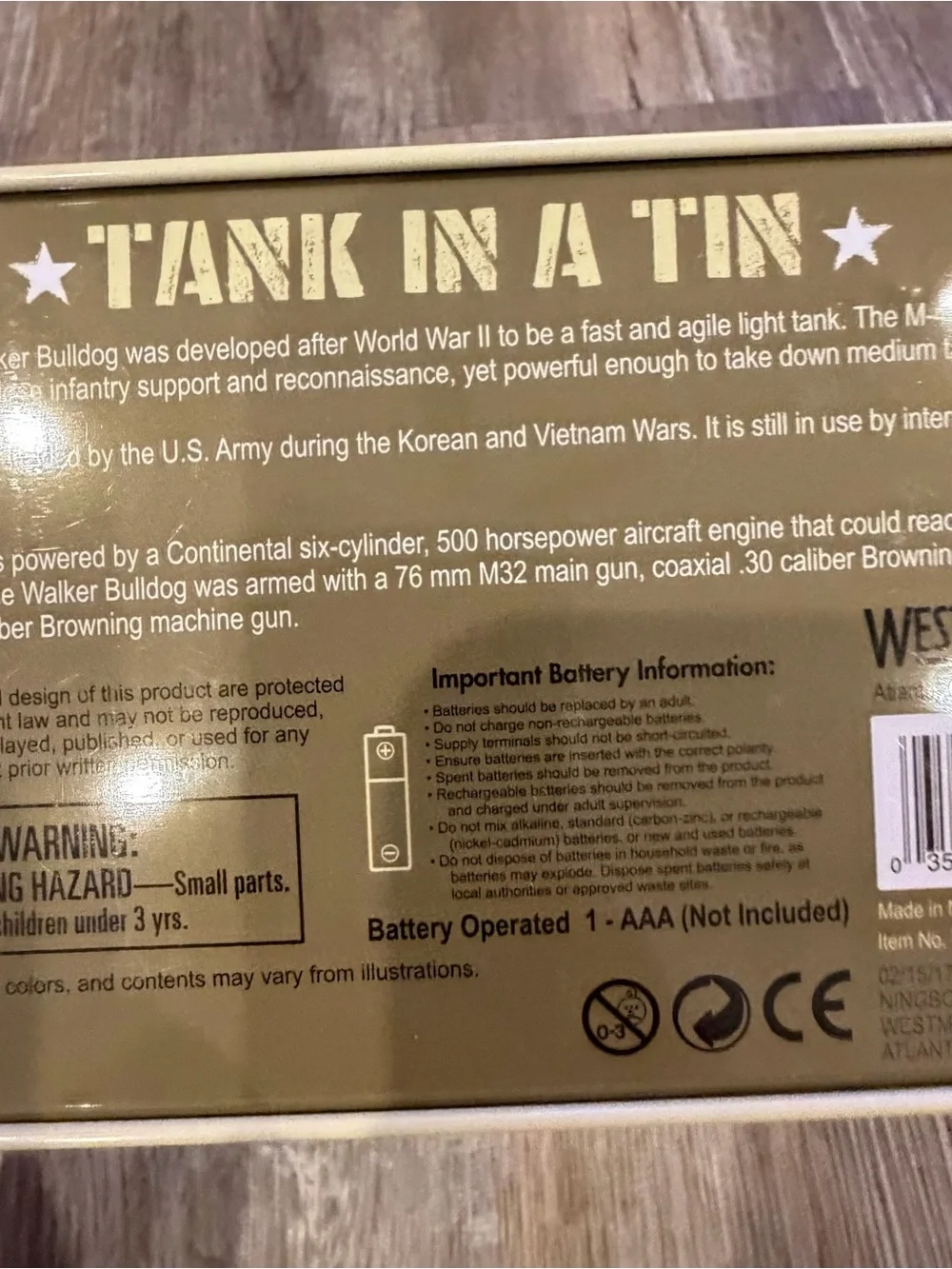 U.S. Army Green Tank in a Tin Playset with Plastic Soldiers